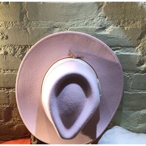 NEW! Wyeth gorgeous pink rancher